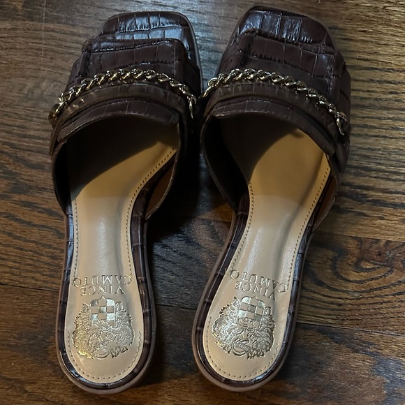 Vince Camuto Mules - size 6 brown never been worn. - Picture 5 of 5